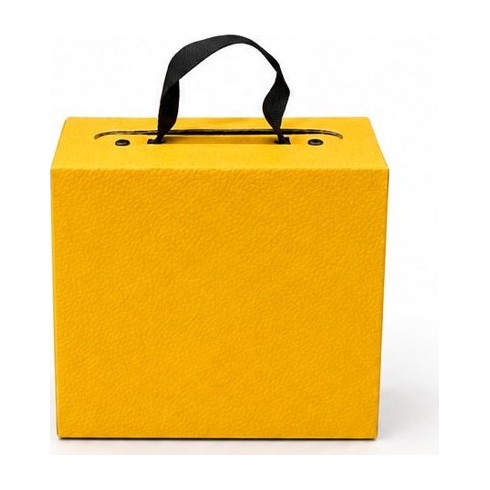 Caja de regalo con asa de papel con relieve